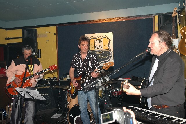 min 2006 11 17 one way 177